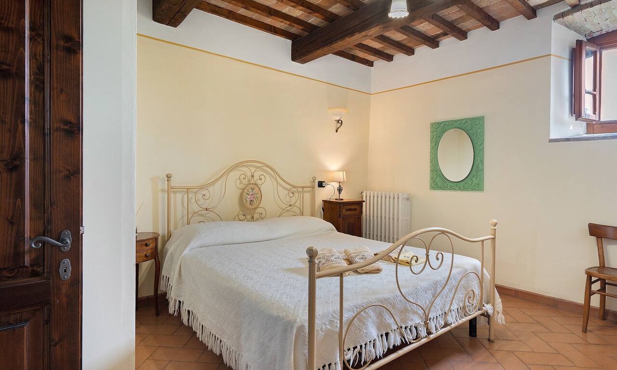 Anghiari Apartment | Apartment 'Sotto Le Mura' with Wi-Fi