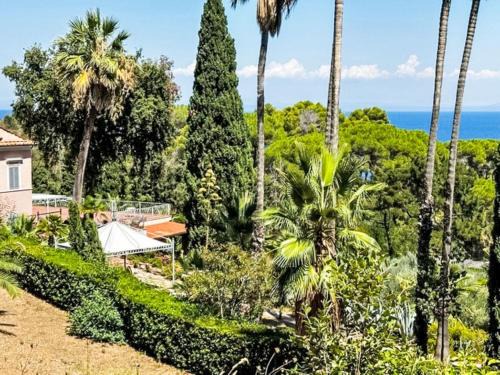 Capo D'arco Apartment | Apartment Villa Le Palme by Interhome