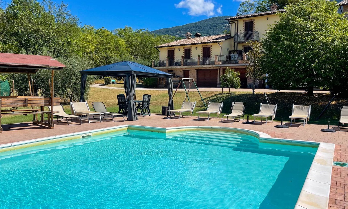 Rivotorto Apartment | Apartment with private pool and large park - near Assisi