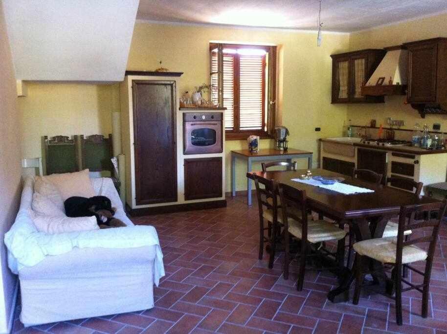 Valtopina House | Appartamenti di campagna Le Rancole by Ospitaci