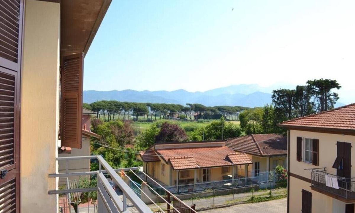 Fiumaretta Apartment | 'Appartamento 10' Near the Beach with Wi-Fi & Balcony