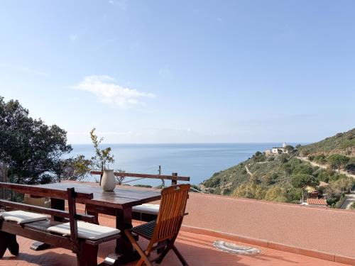 Patresi Apartment | Appartamento Issopo - HelloElba