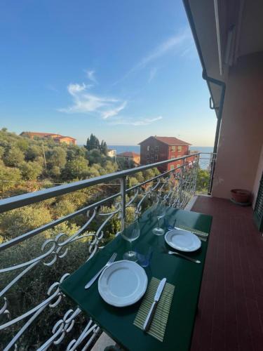 Tellaro Apartment | Appartamento vista mare e uliveto a Tellaro