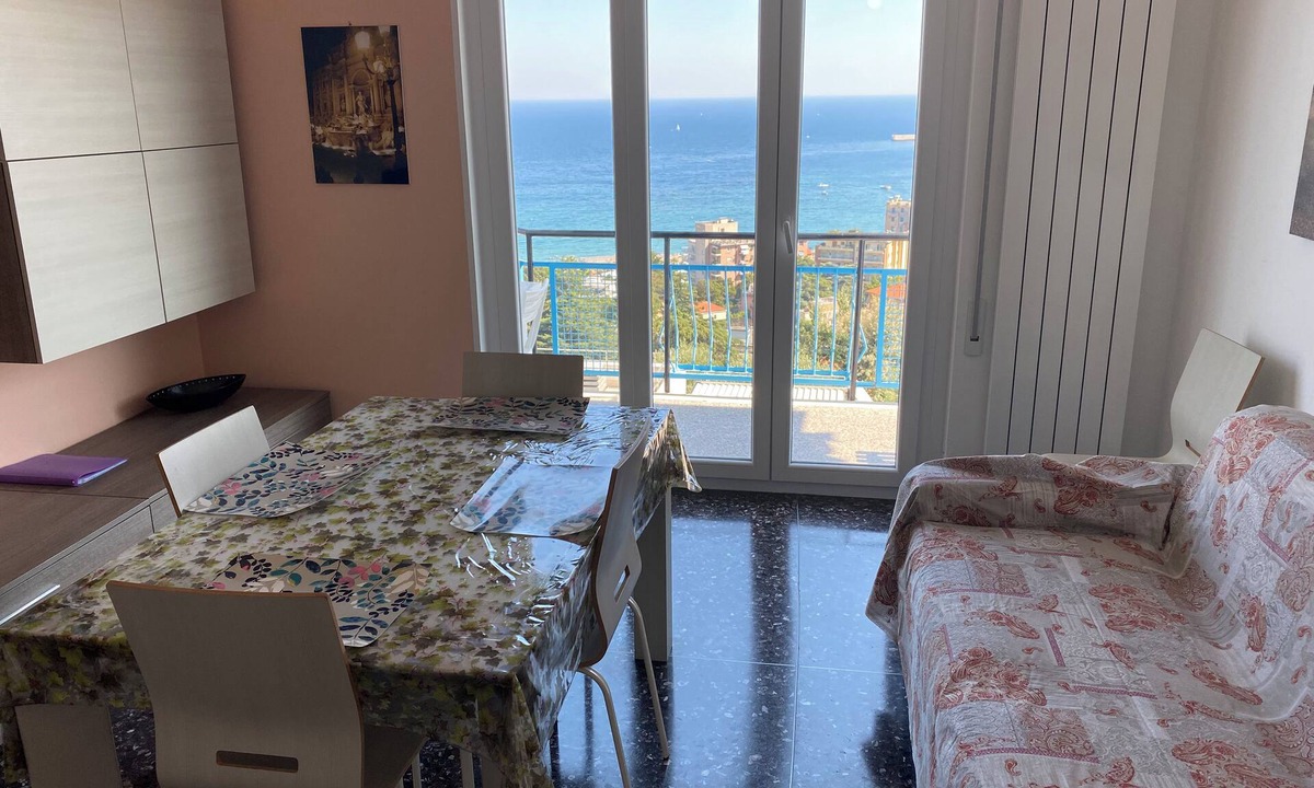 Albissola Marina Apartment | Arcobaleno Apartment 500 meters from the sea