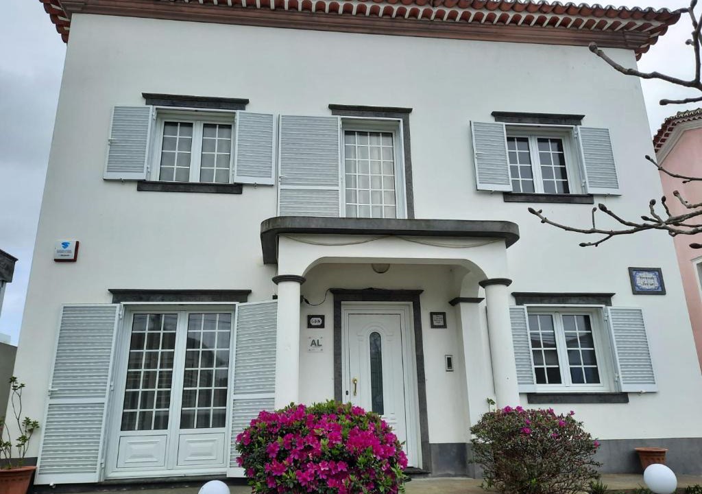 Ponta Delgada House | Arrivillage