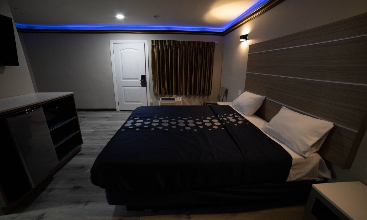 Bellflower Hotel | Artesia Motor Inn
