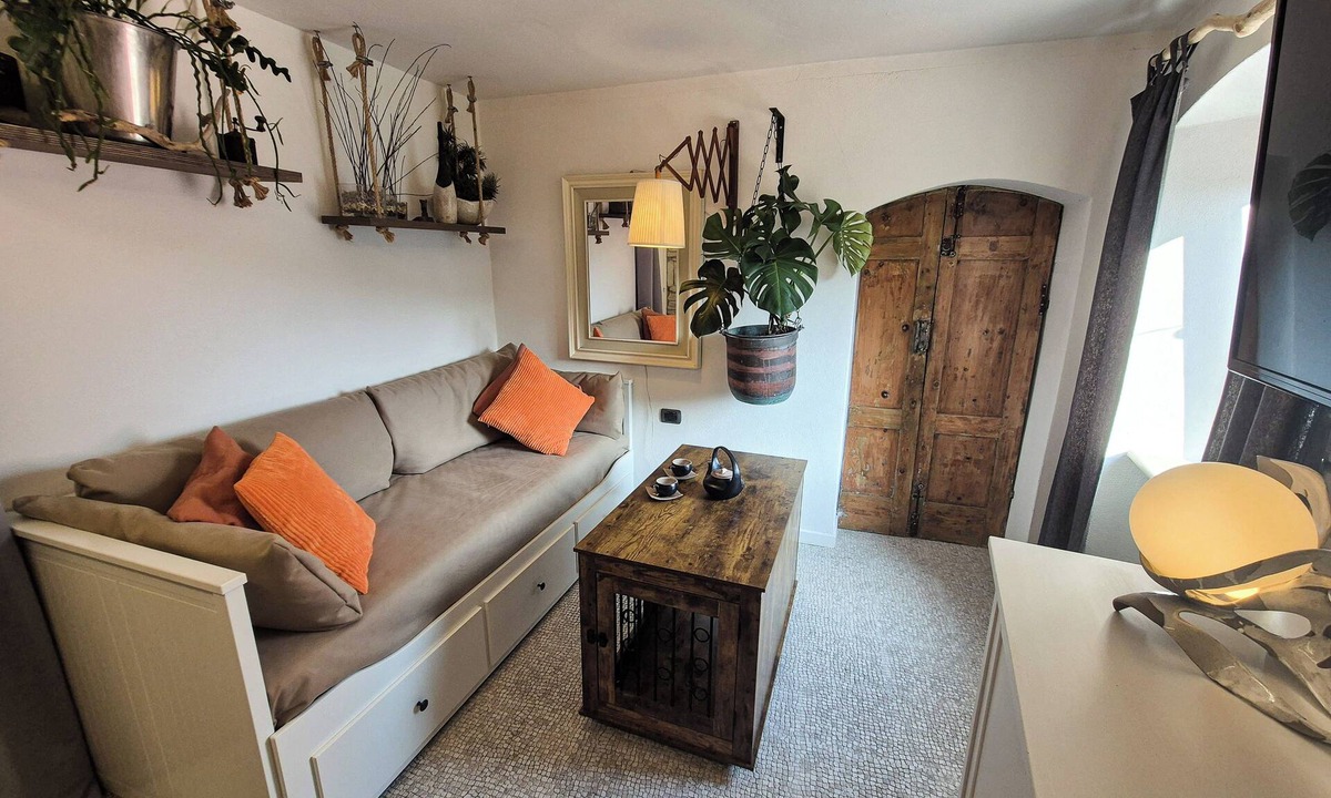 Cerri Apartment | Artist's Refuge