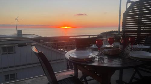 Cavi Apartment | Attico con terrazza fronte mare a Cavi di Lavagna