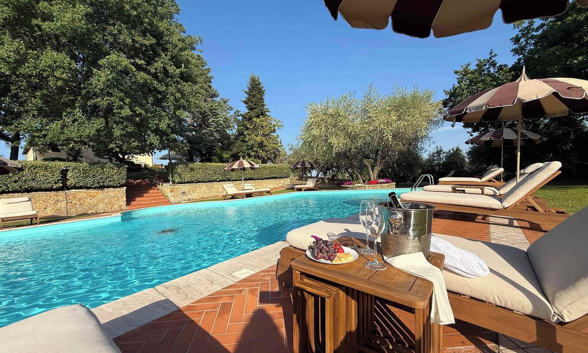 Poggiarello Apartment | Authentic Apartment Villa in Tuscan Vineyard Estate.