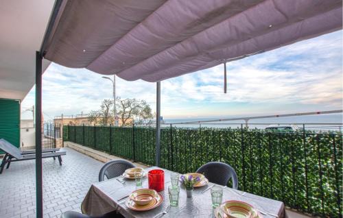 Torre del Mare Apartment | Awesome Apartment In Bergeggi With Wifi