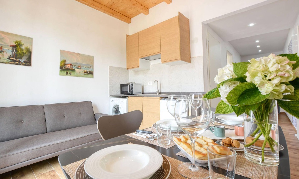 Rezza Apartment | Awesome apartment in Chiavari with WiFi