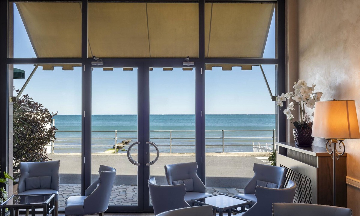 Diano Marina Hotel | B&B Hotel Diano Marina Palace