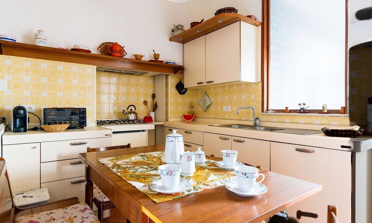 San Bartolomeo al Mare Apartment | Beautiful apartment for 6 people with WIFI, A/C, balcony and pets allowed