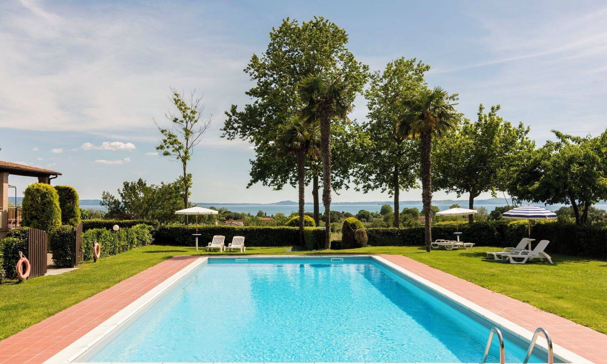 Bolsena Villa | Beautiful apartment in villa for 5 guests with WIFI, pool, TV, terrace and pets allowed