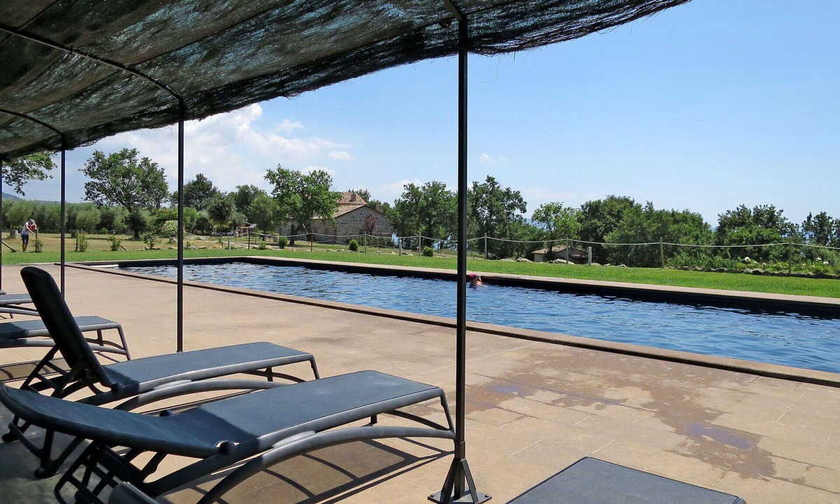 Bolsena House | Beautiful apartment in villa for 2 guests with pool, TV, terrace and pets allowed
