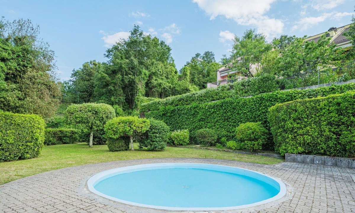 Pignone Apartment | Beautiful apartment for 4 people with WIFI, pool, TV and pets allowed