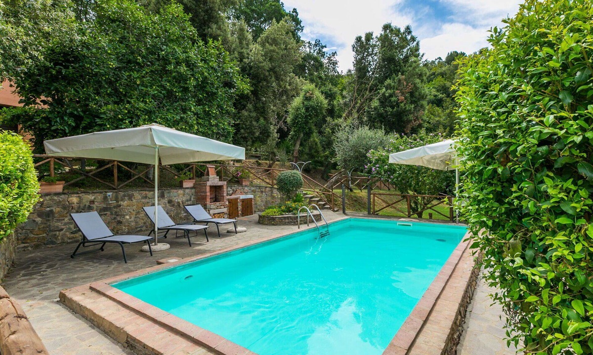 Castagneto Carducci Villa | Beautiful apartment in villa for 5 people with A/C, WIFI, pool, TV, patio and pets allowed