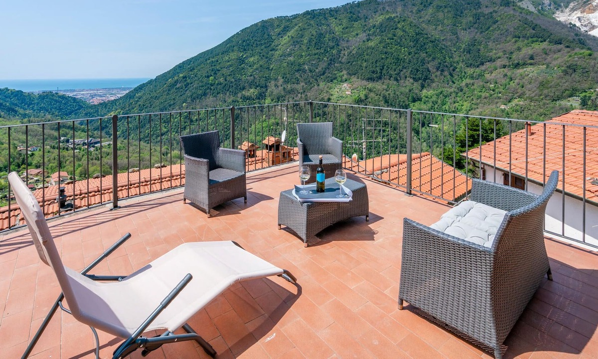 San Carlo Terme House | Beautiful cottage with fantastic views of the mountains and near the sea.