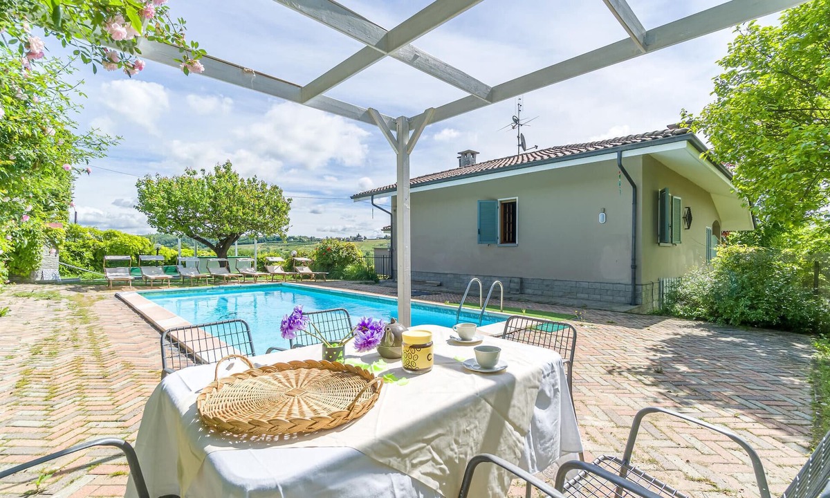 Agliano Terme House | Beautiful home in Agliano Terme (AT)