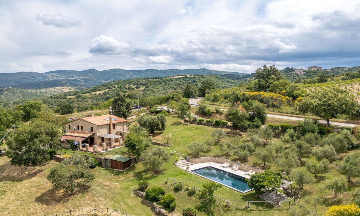 Roccalbegna House | Beautiful private villa for 10 guests with A/C, private pool, WIFI, TV, patio and panoramic view