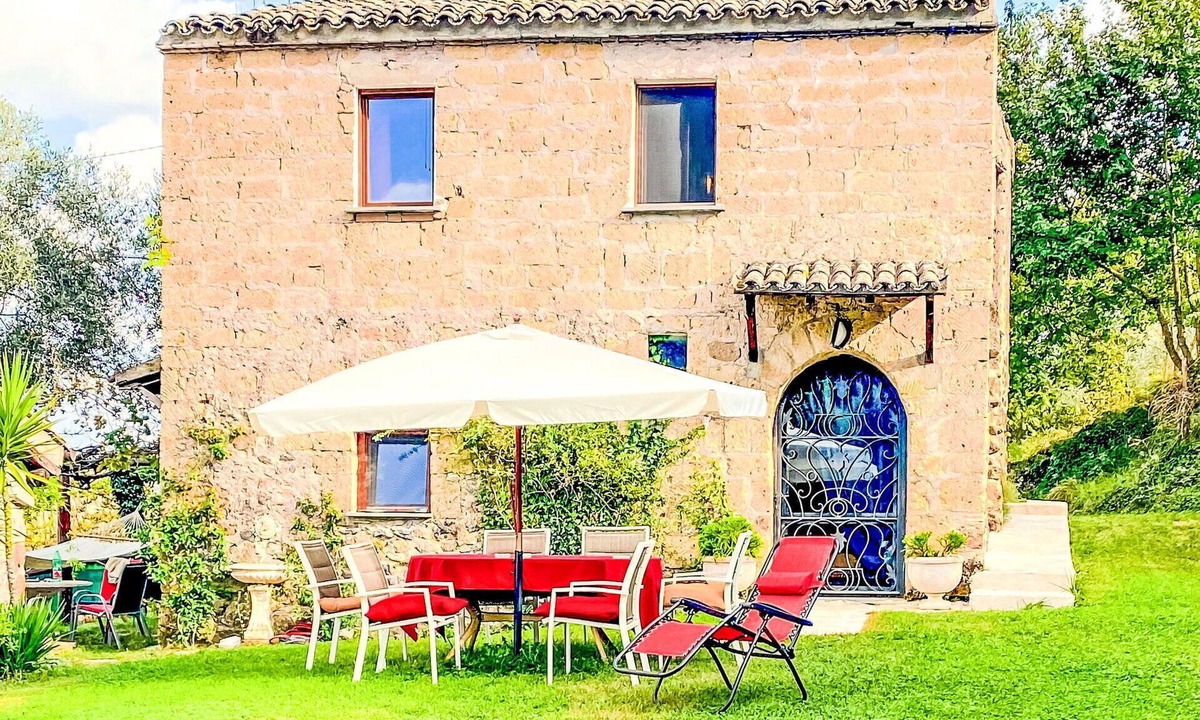 Bagnoregio Villa | Beautiful private villa for 7 guests with WIFI and pets allowed