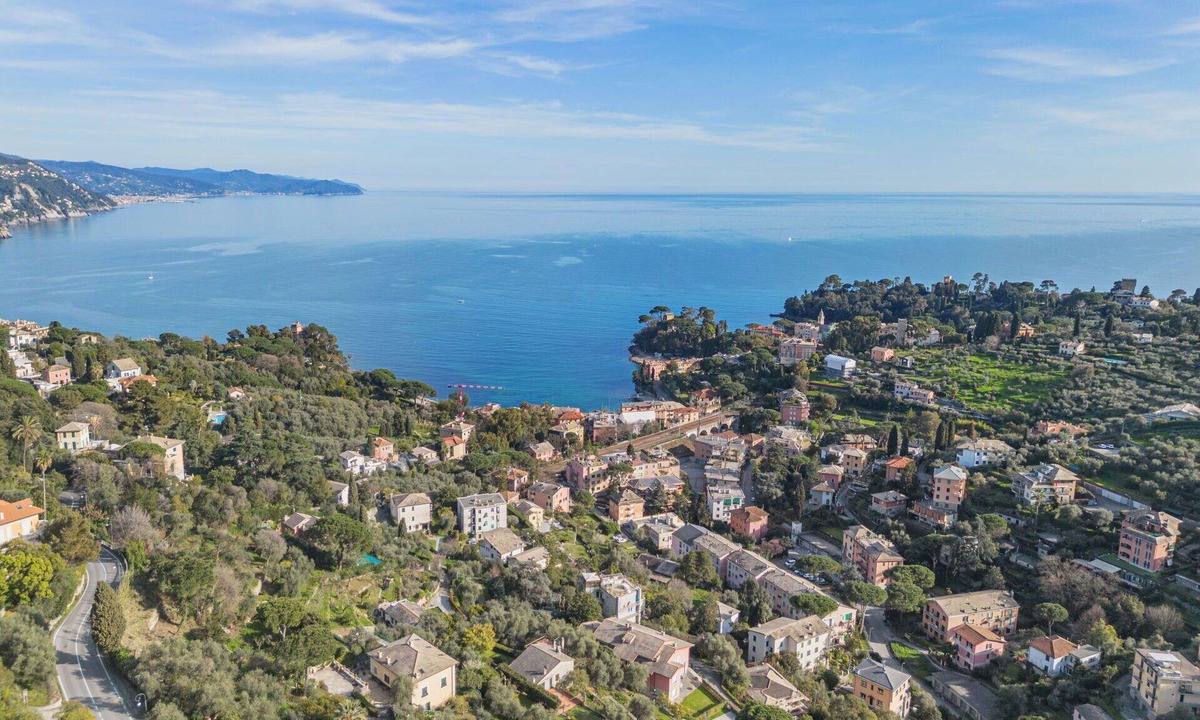 Rapallo Villa | Beautiful private villa for 8 people with A/C, WIFI, TV, patio and pets allowed
