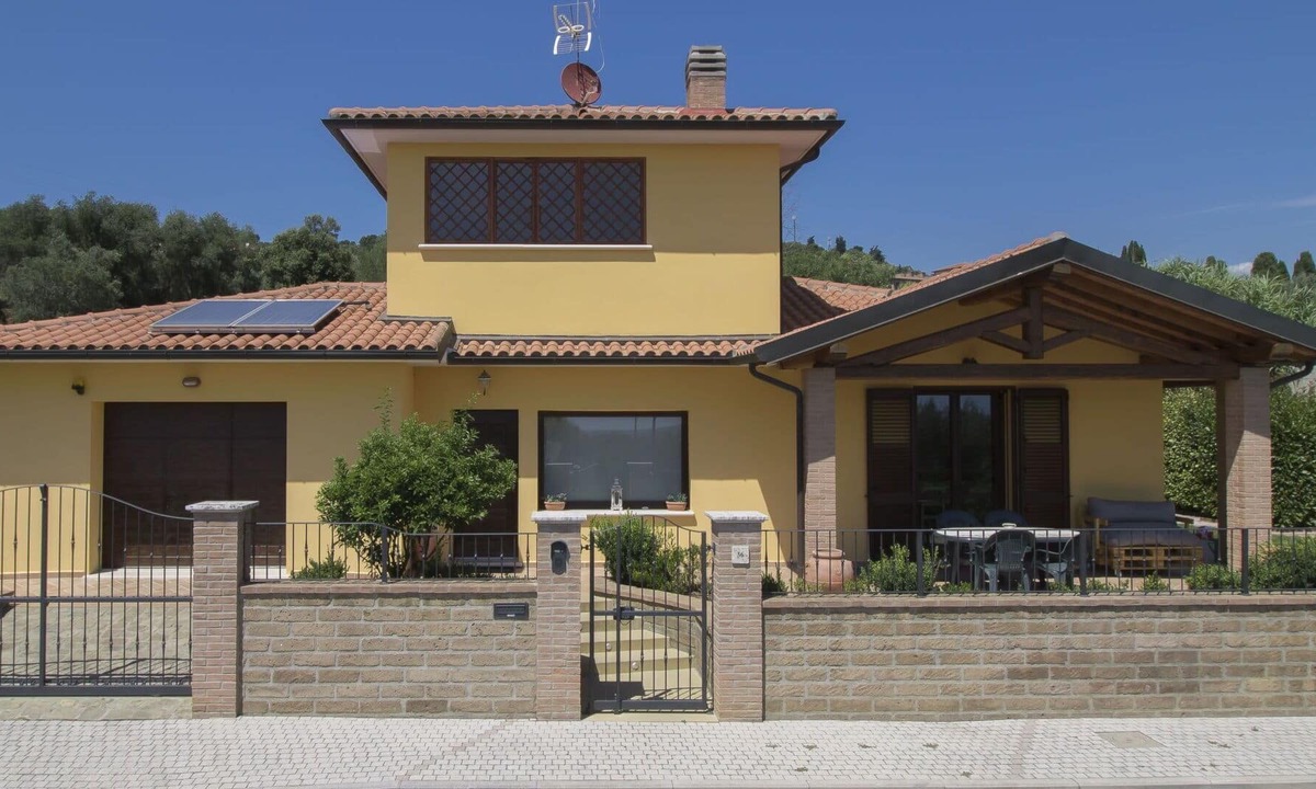 Suvereto Villa | Beautiful private villa for 6 guests with WIFI, TV, patio and parking