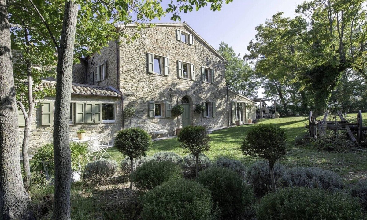 Apiro Villa | BEAUTIFUL VILLA IN STUNNING AREA - FORMER MONASTERY W/CHAPEL, POOL, PIZZA OVEN