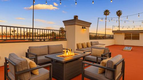 Belmont Shore House | Belmont Shore Retreat by AvantStay