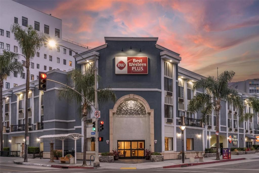 East Village Hotel | Best Western Plus Hotel at the Convention Center