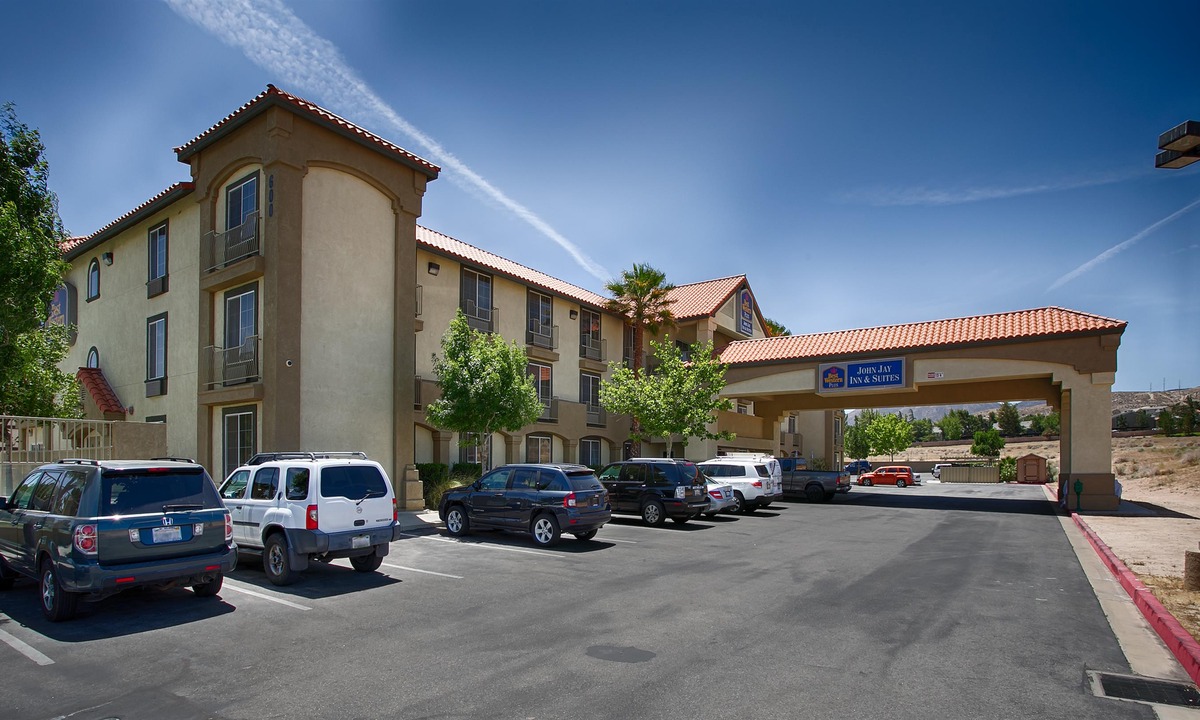 Palmdale Hotel | Best Western Plus John Jay Inn & Suites
