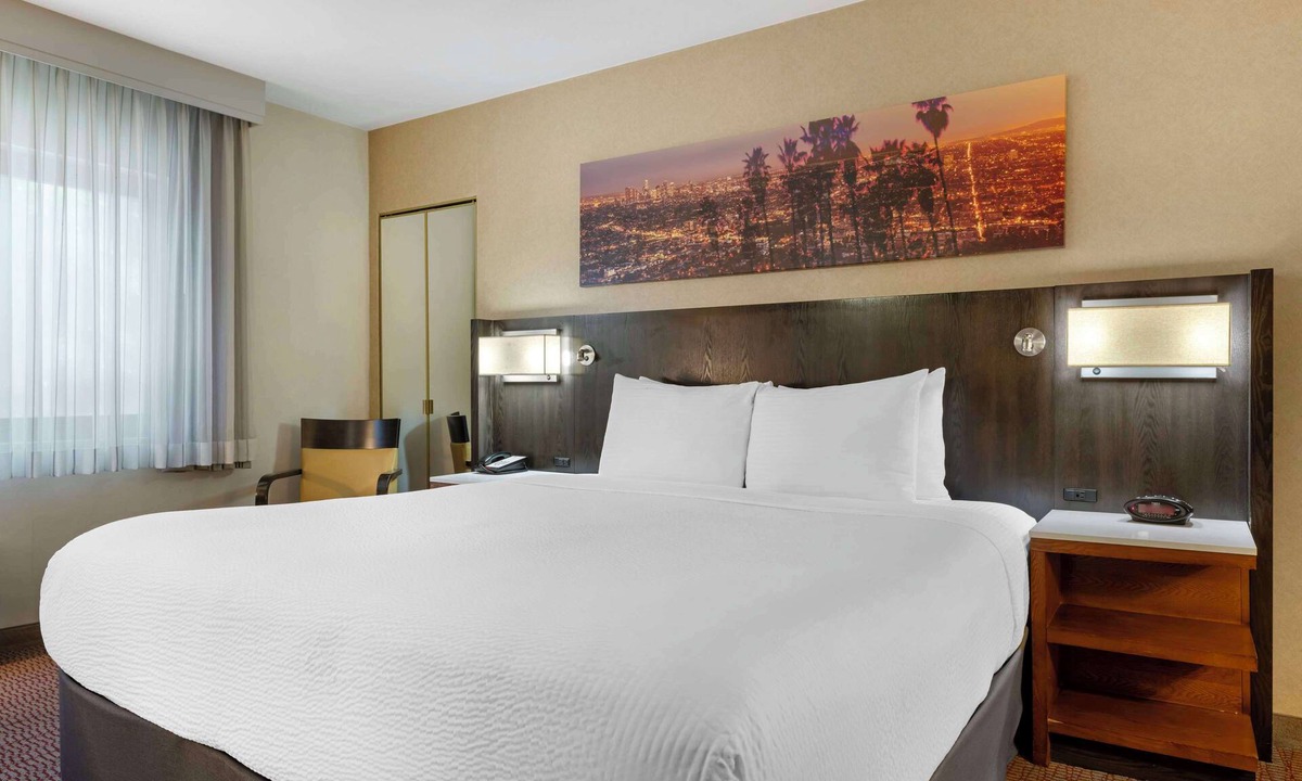 West Los Angeles Hotel | Best Western Royal Palace Inn & Suites