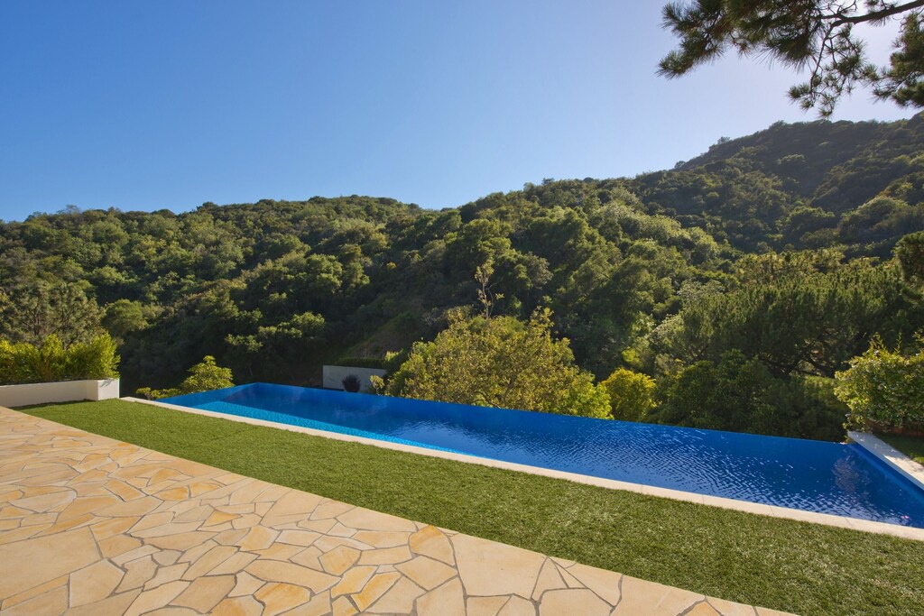 Beverly Glen House | Beverly Hills Luxurious Home & Amenities, Infinity Pool w/ Incredible Views