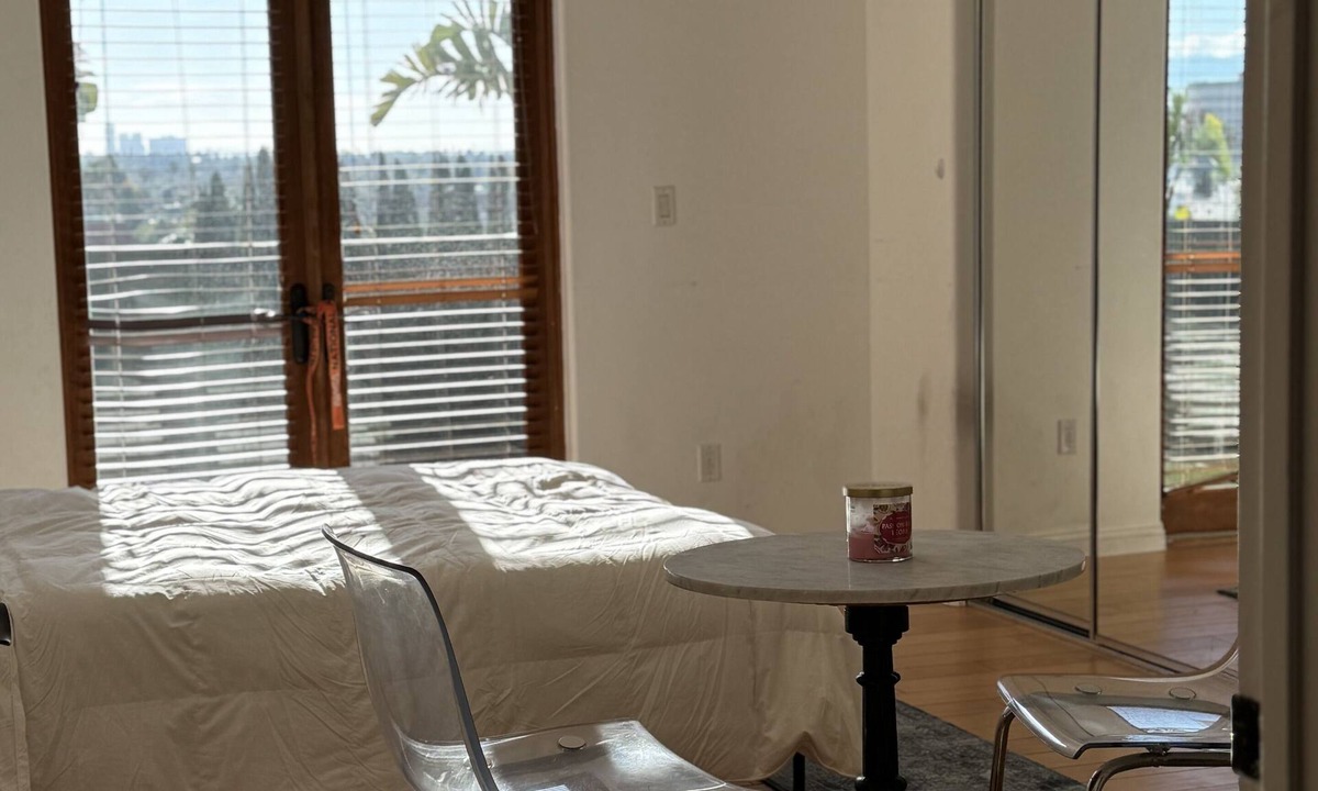 Pico - Robertson Condo | Beverly Hills Penthouse Near Rodeo Dr.