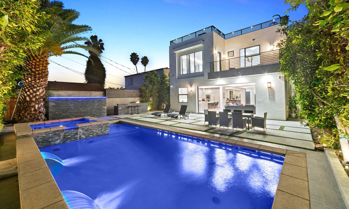 Beverly Grove House | Beverly Hills Playhouse with Rooftop & Pool