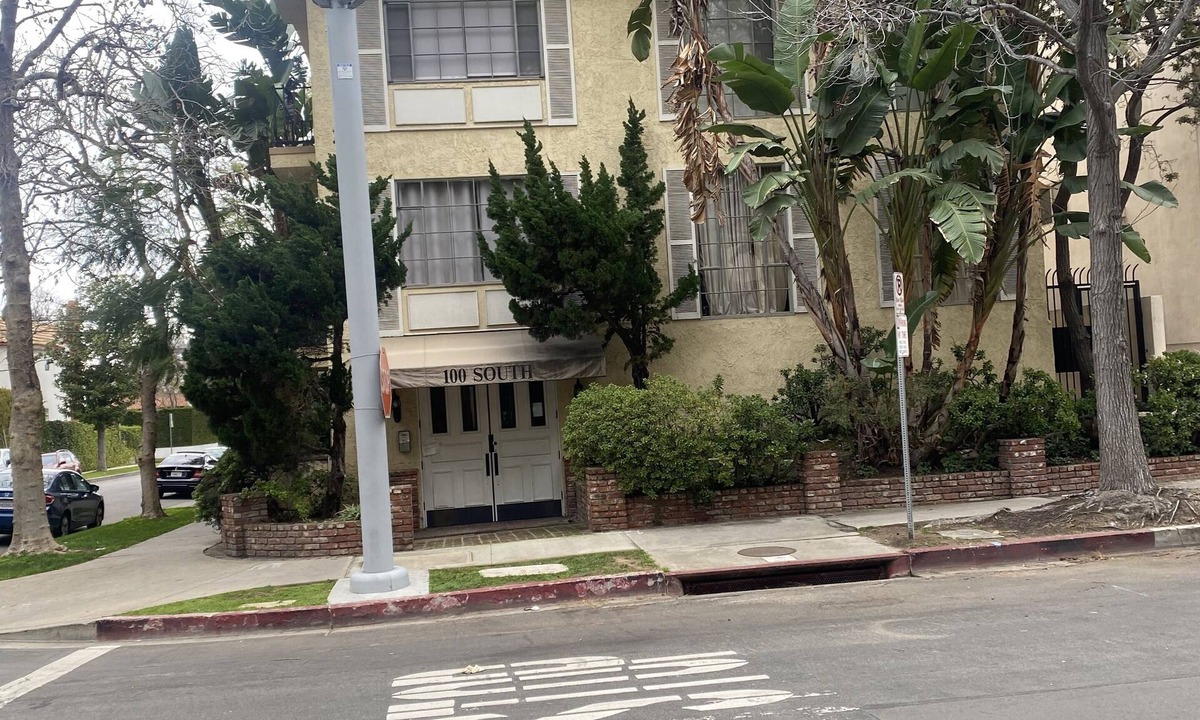 Beverly Grove Condo | Beverly Hills/WEHO contemporary