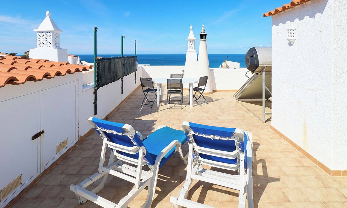Vale de Centianes Apartment | Blue Horizon Apartment with a Beautiful Ocean View