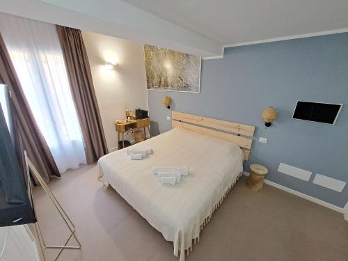Province of Bologna House | Bologna Rooms & Art