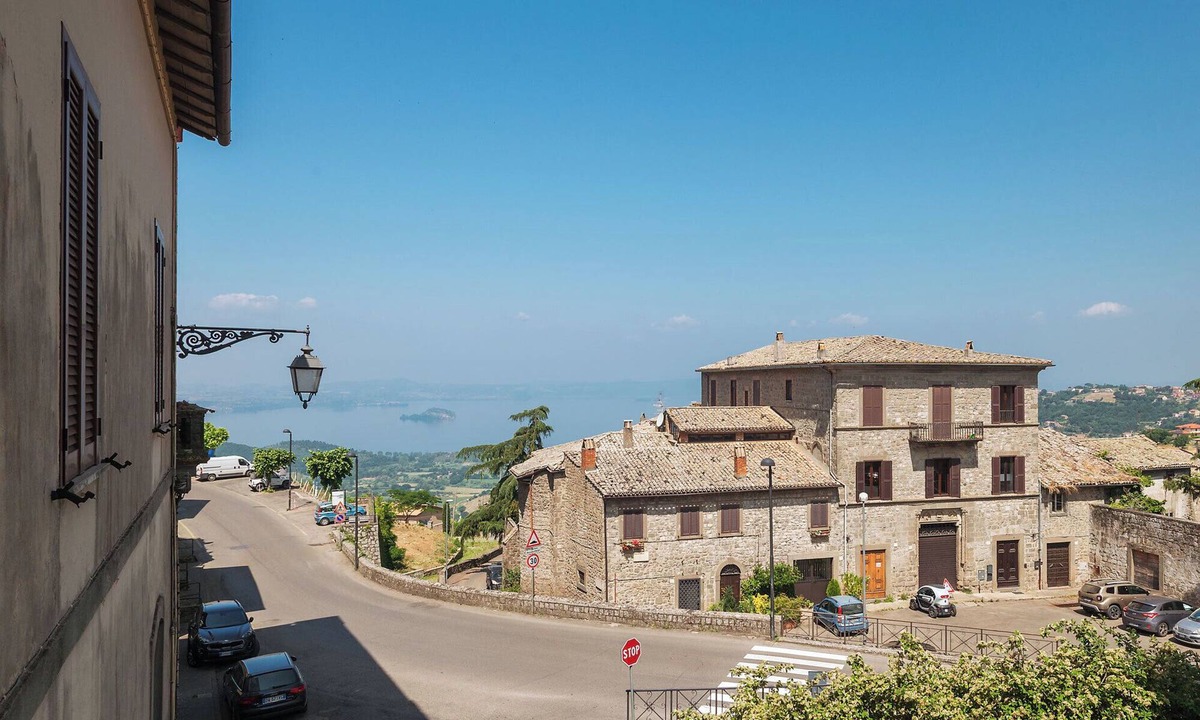 Montefiascone Apartment | Boutique Apartment Old Town TV WI-FI
