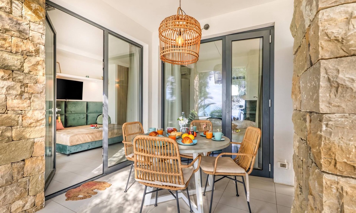 Ventimiglia House | Boutique Pool Apt. Balzi Rossi - Roma 4, Ventimiglia, Italy