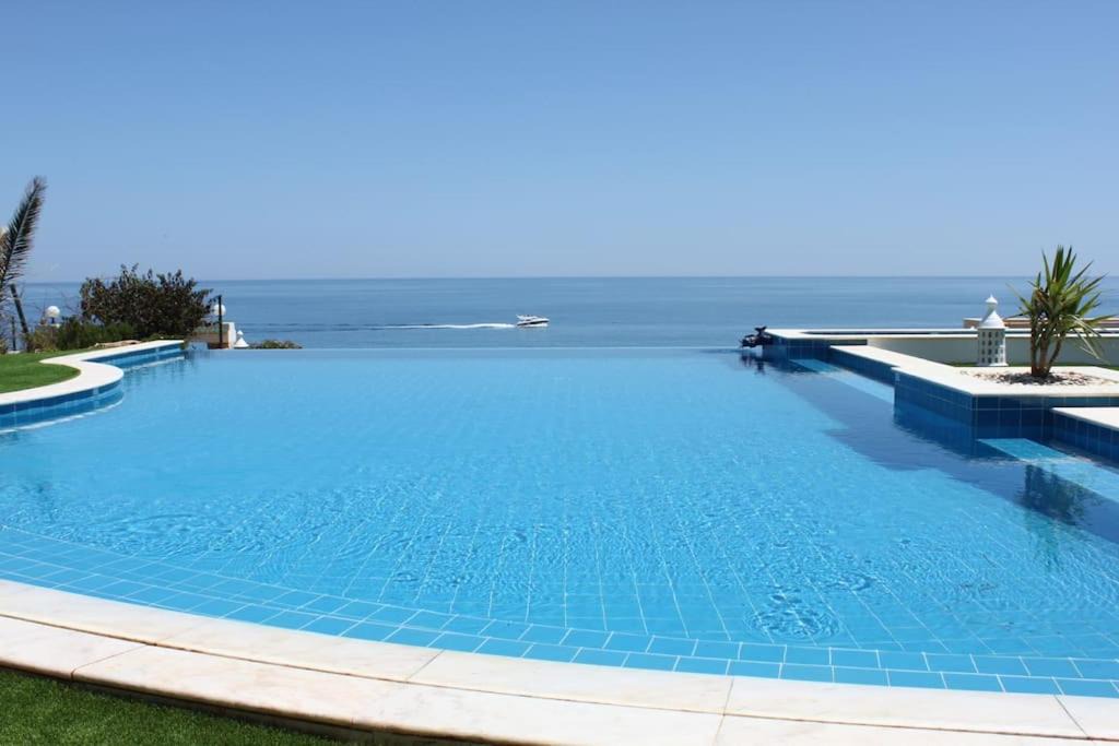 Luz Villa | Breathtaking Villa with infinity pool over the sea