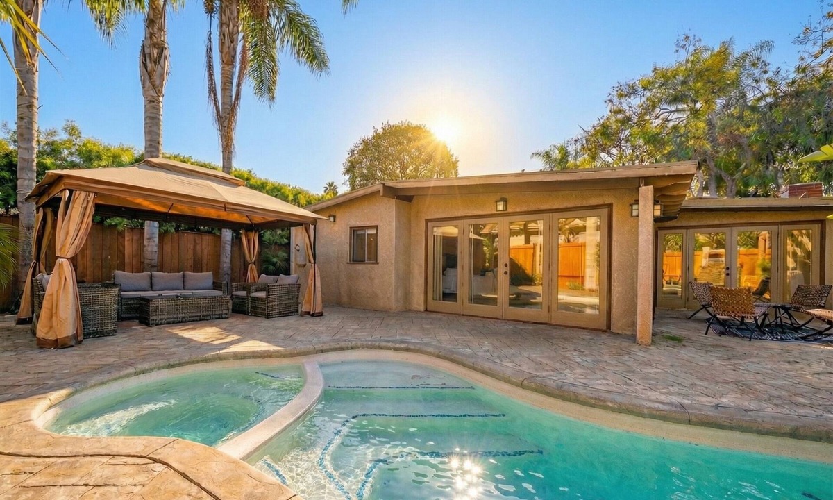 Los Angeles House | Brentwood Pool/Spa Home Close to Everything!