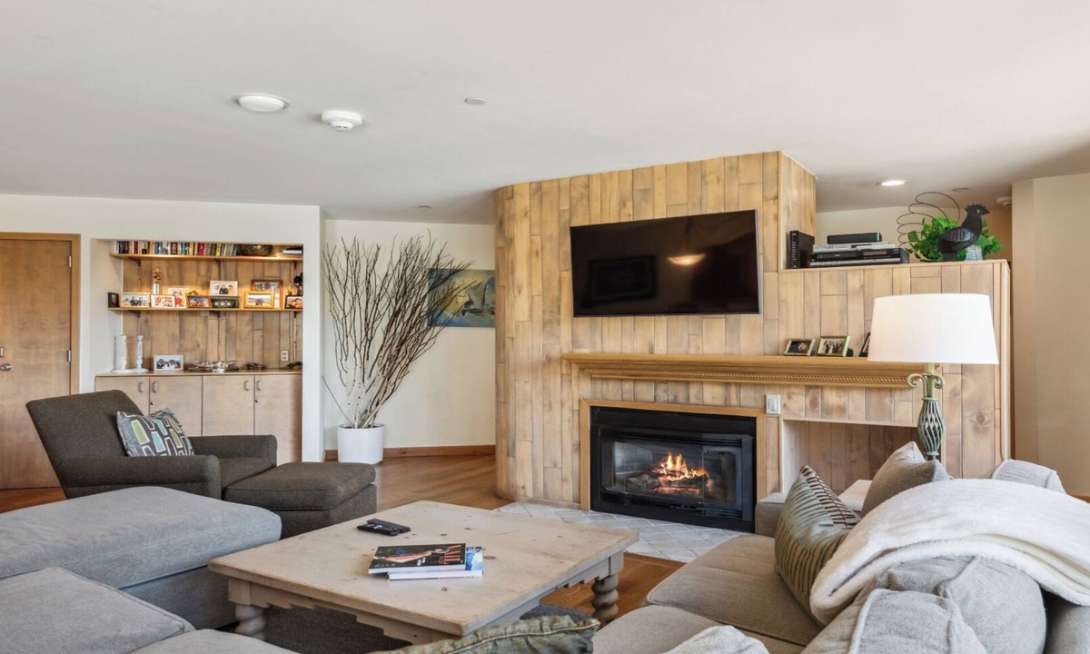 Vail Condo | Bright and Spacious 2BR A/C Fireplace & Stunning Beaver Creek Mountain Views