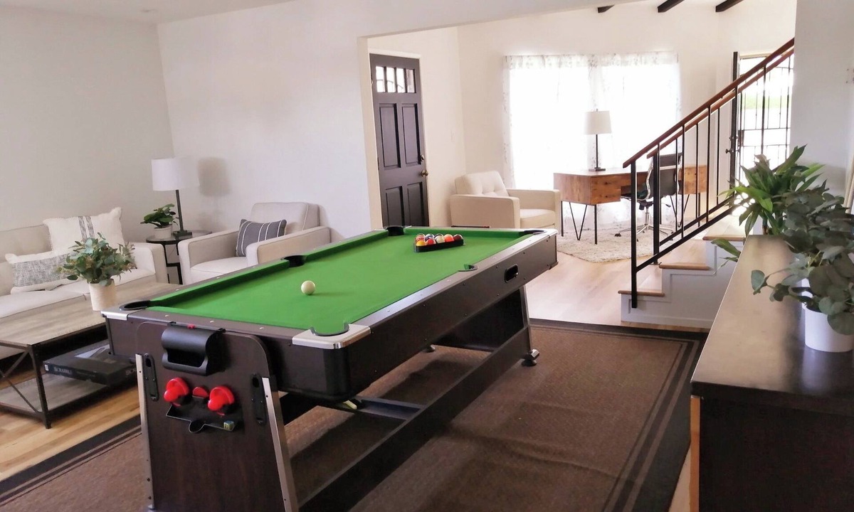 Torrance House | Bright beach-city home — newly renovated. Only 3 mi. from SoCal beaches!