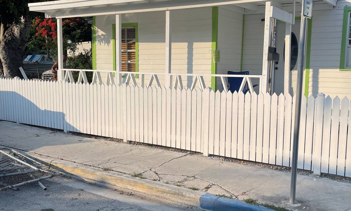 Old Town House | Bright Keys Cottage with Enclosed Yard, Deck, Porch, Partial, AC, & WiFi