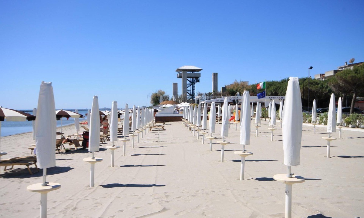 Lido di Pomposa Apartment | Bright sea view, 100 metres from beach, climate