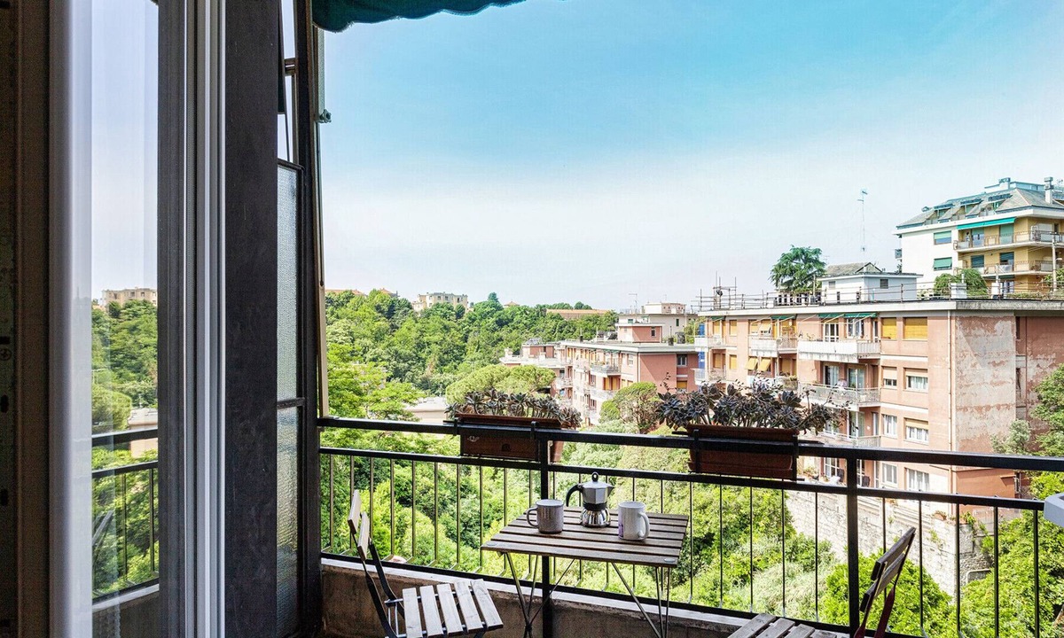 Quarto dei Mille Apartment | Bright Shelley Apartment by Wonderful Italy