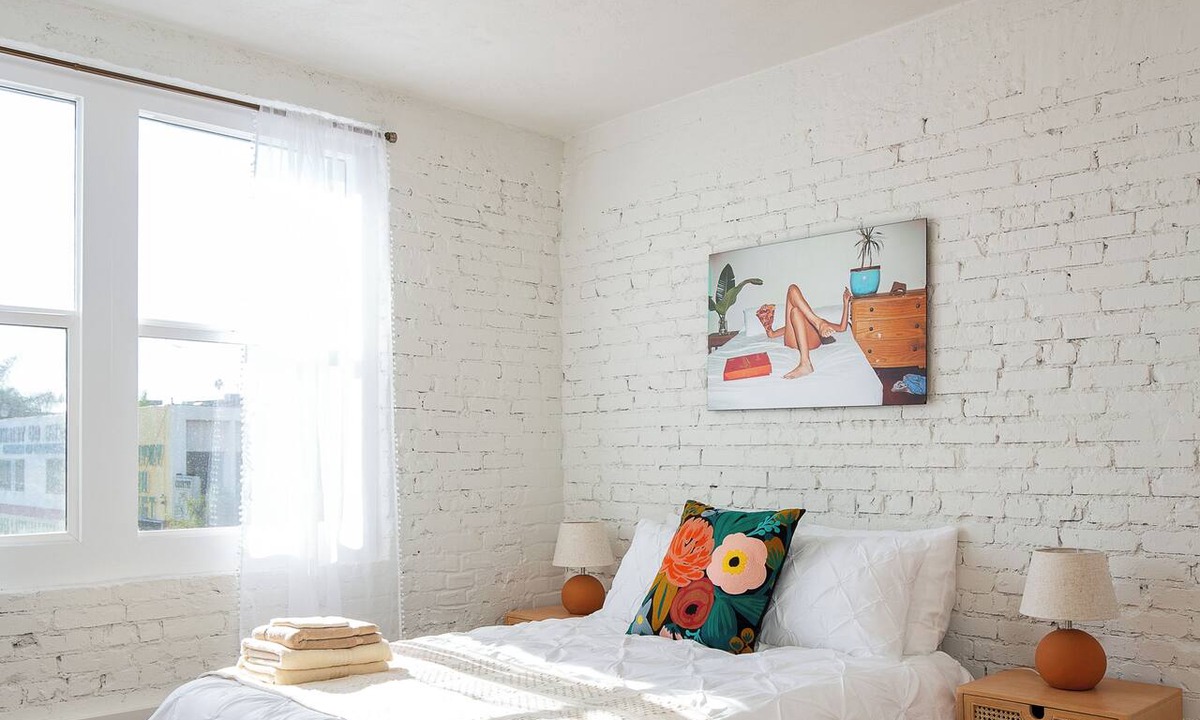 Westlake Apartment | Bright studio in lovely Los Angeles with cool AC