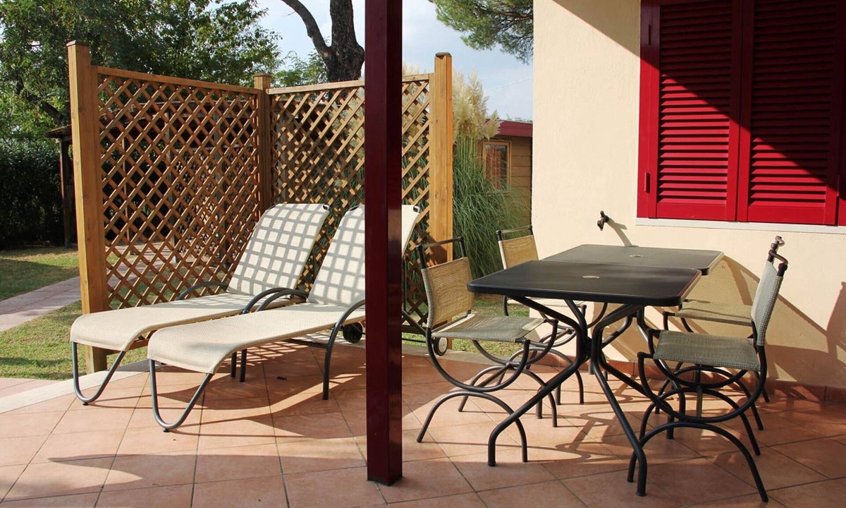 Bolsena House | Bungalow 'Camping Massimo - 2' with Lake View, Private Terrace and Private Garden
