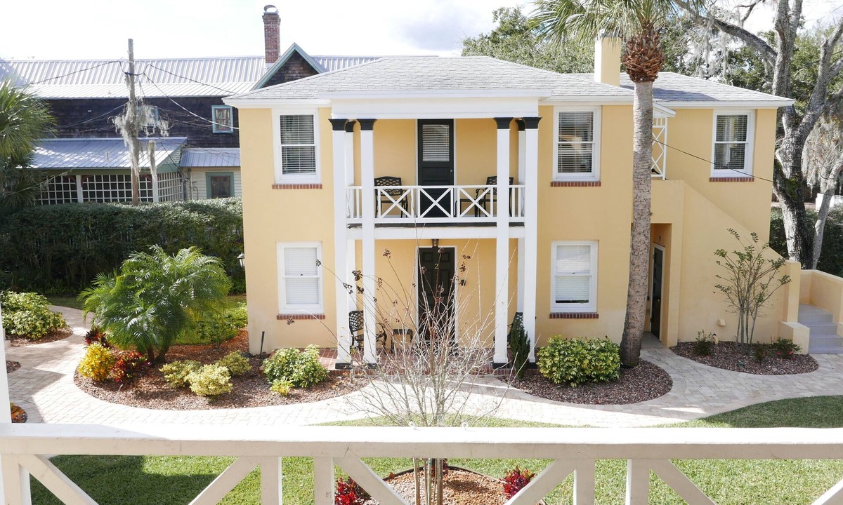 Downtown Historic District Apartment | C8, Perfect location, historic downtown, balcony, near beaches, FREE parking!